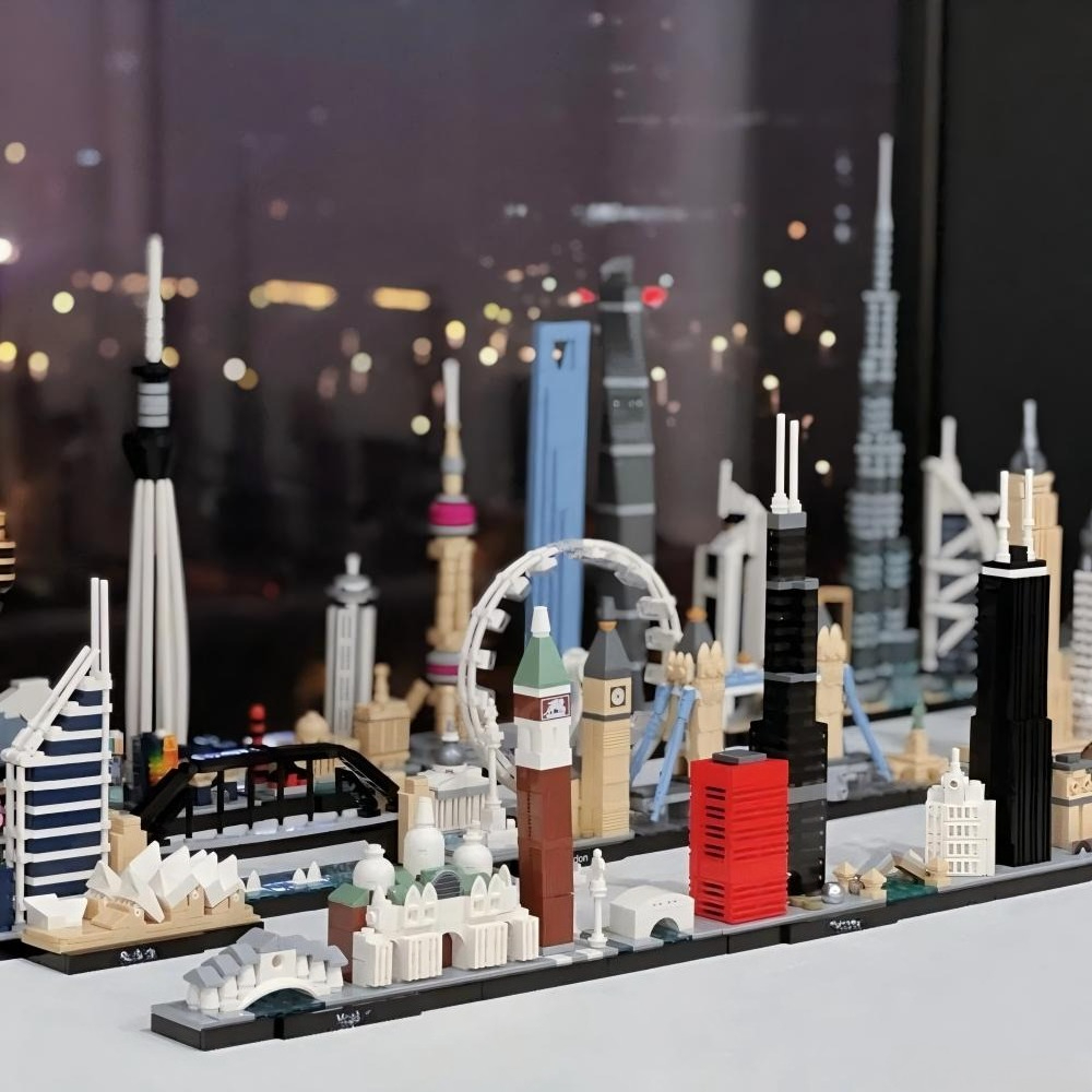 Treze Conjuntos de Modelos de  - Lego Set City avaliação e preço